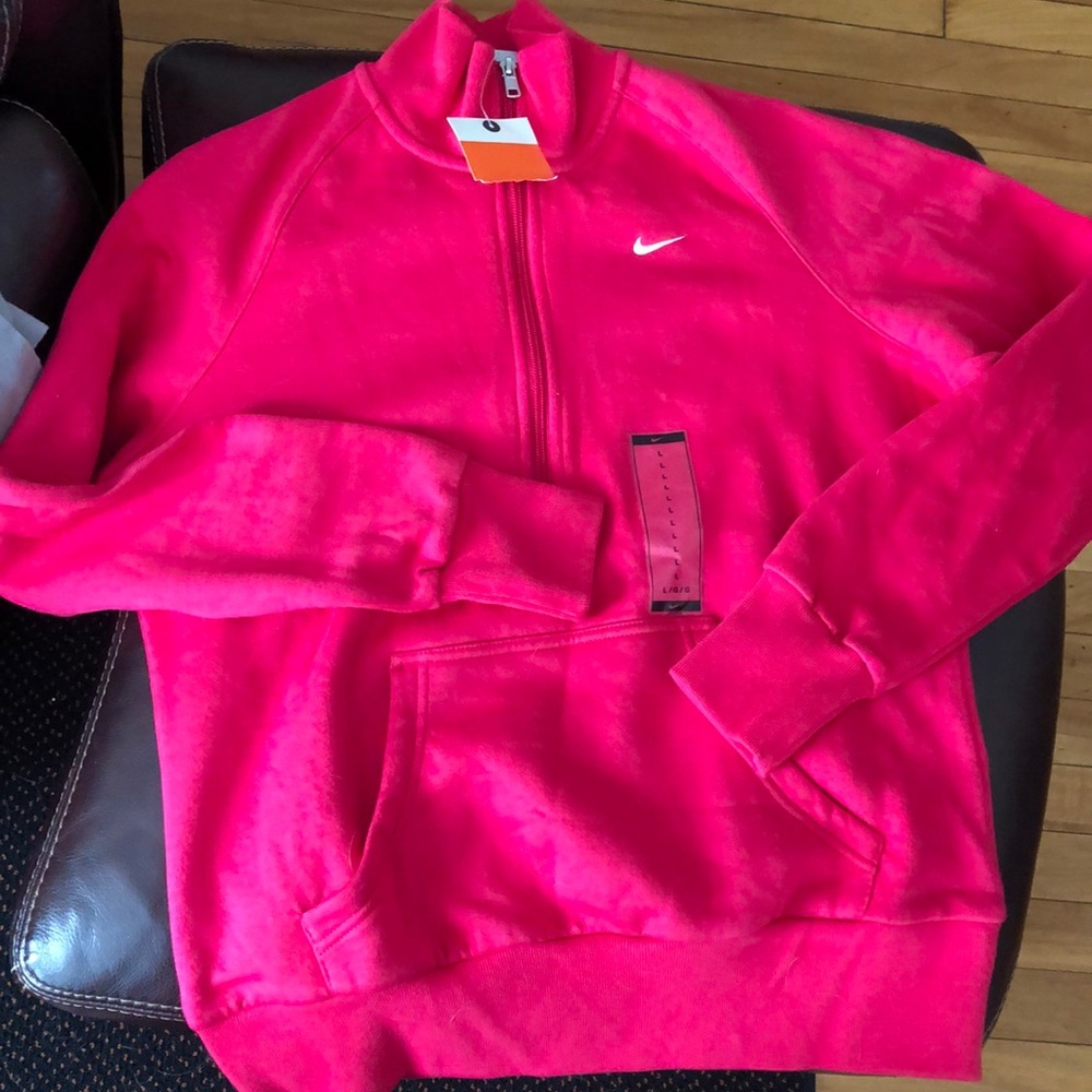 NWT Nike Women’s half zip sweatshirt